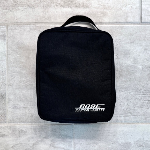 BOSE A20 AVIATION Headset (No Bluetooth) - Picture 2 of 5